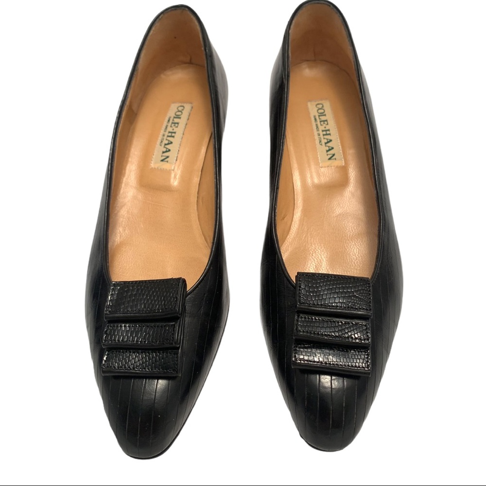 Cole Hann Black Leather Pumps with Snake Trim size 8AA